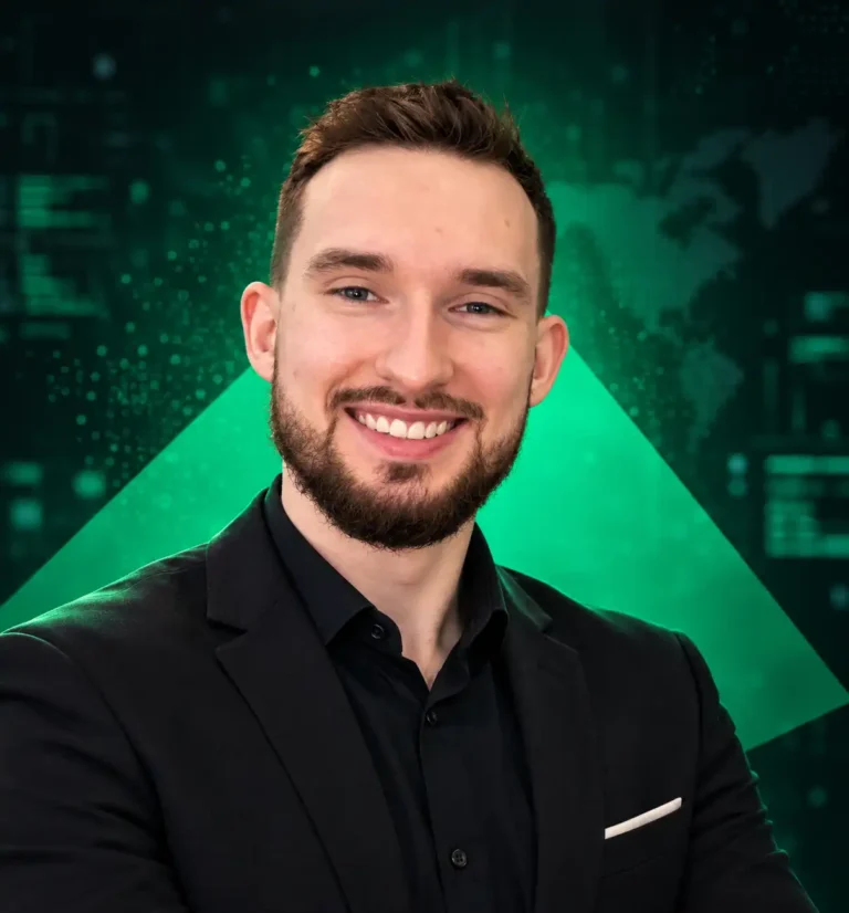 Przemek, autor kursów SkumajHacking