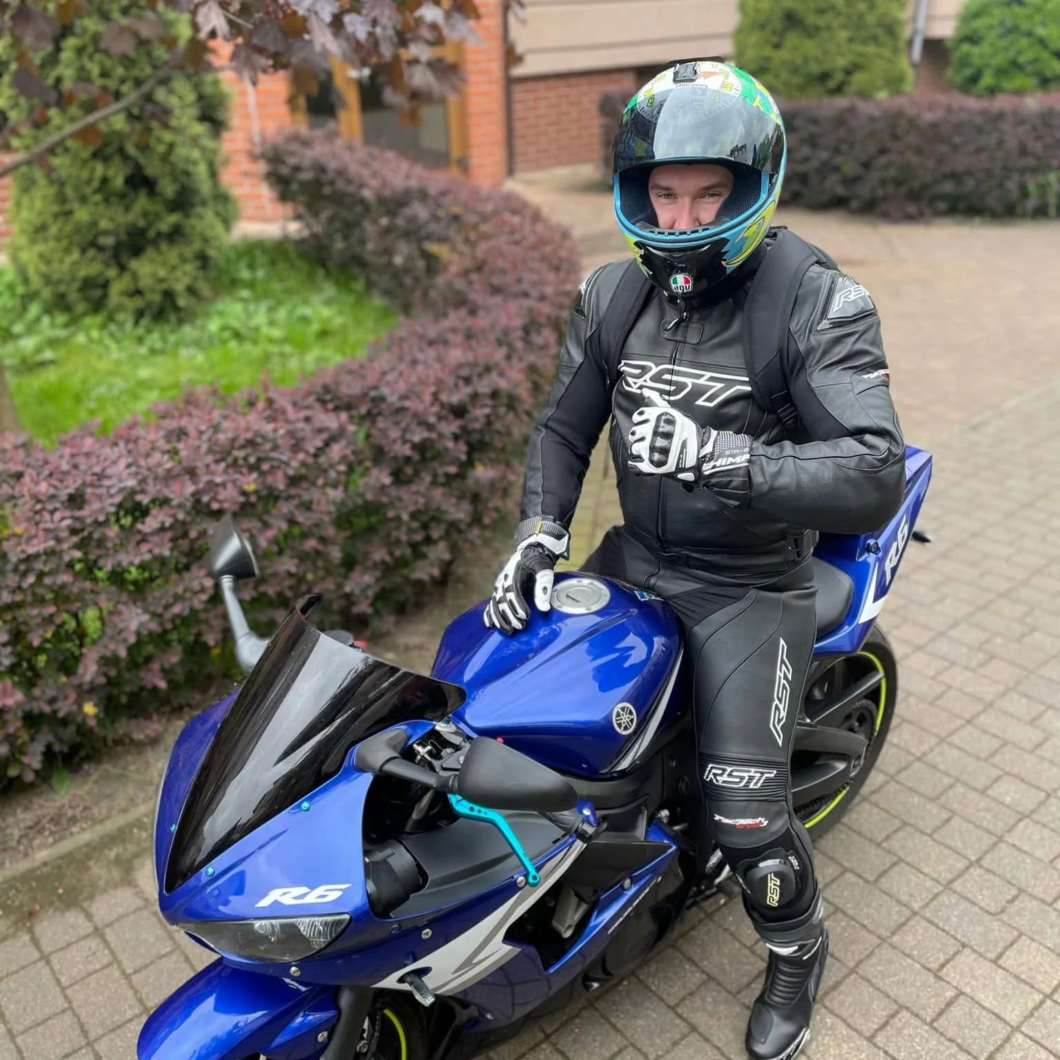 Przemek na motocyklu